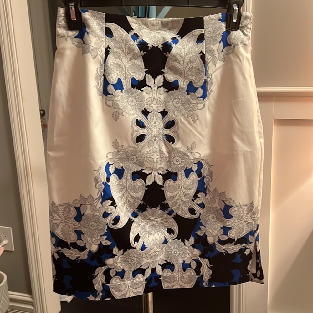 5/25 Worthington Size 12 Fully lined Skirt